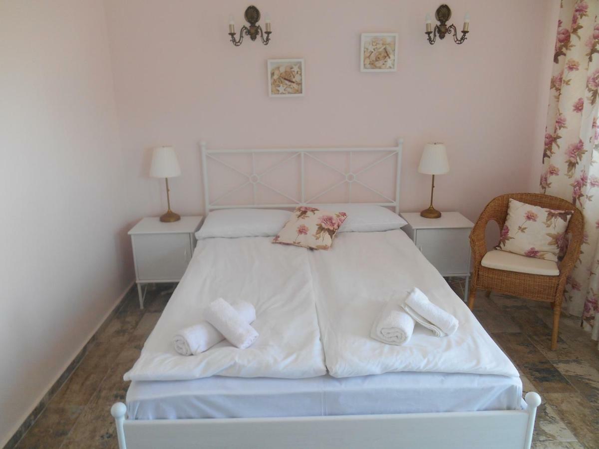 Синя Луна Hotel Lozenets Eksteriør billede